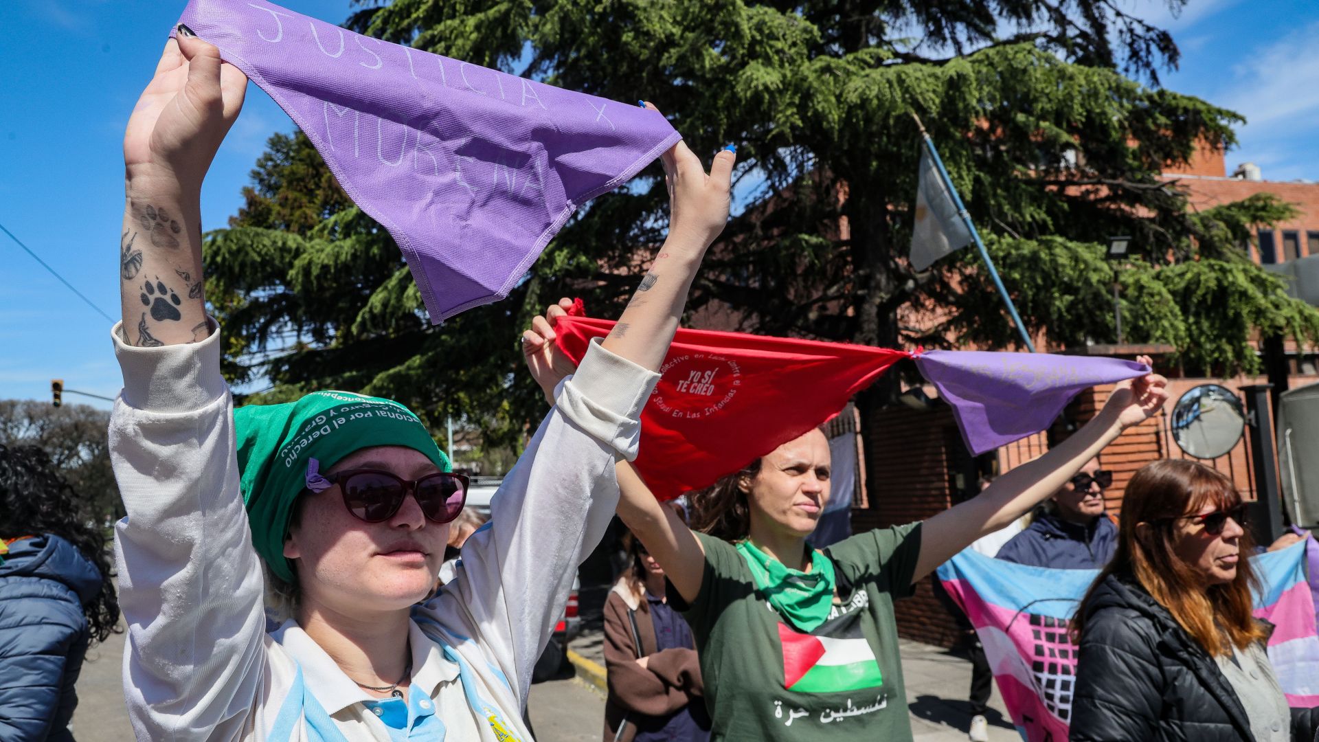 Banderazo en las puertas del Centro Atómico Constituyentes (CAC)