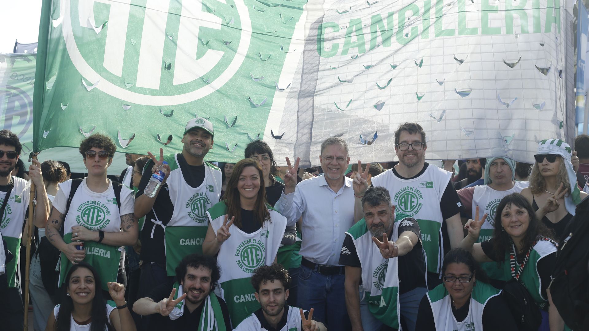 Victoria para las y los trabajadores: contundente rechazo a los vetos de Milei a la emergencia pediátrica y el financiamiento universitario