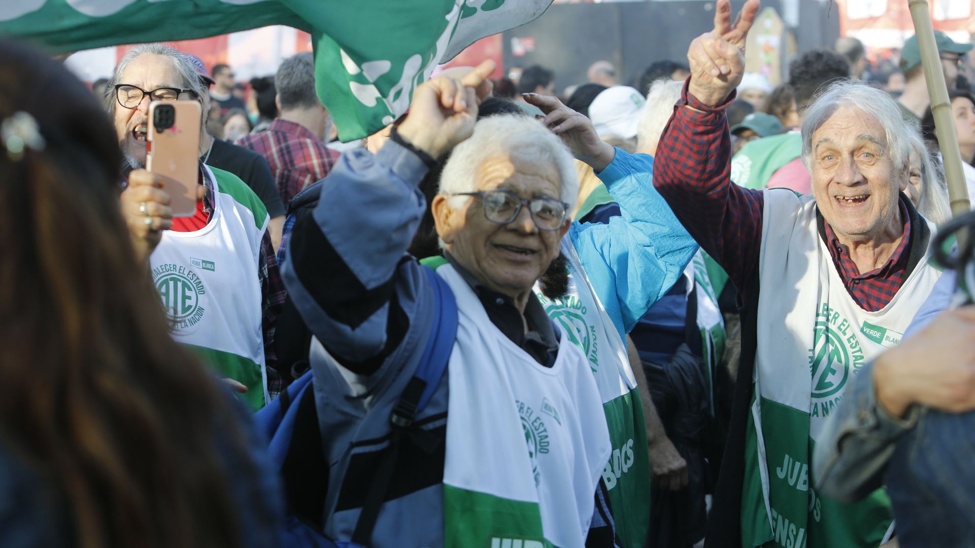 Victoria para las y los trabajadores: contundente rechazo a los vetos de Milei a la emergencia pediátrica y el financiamiento universitario